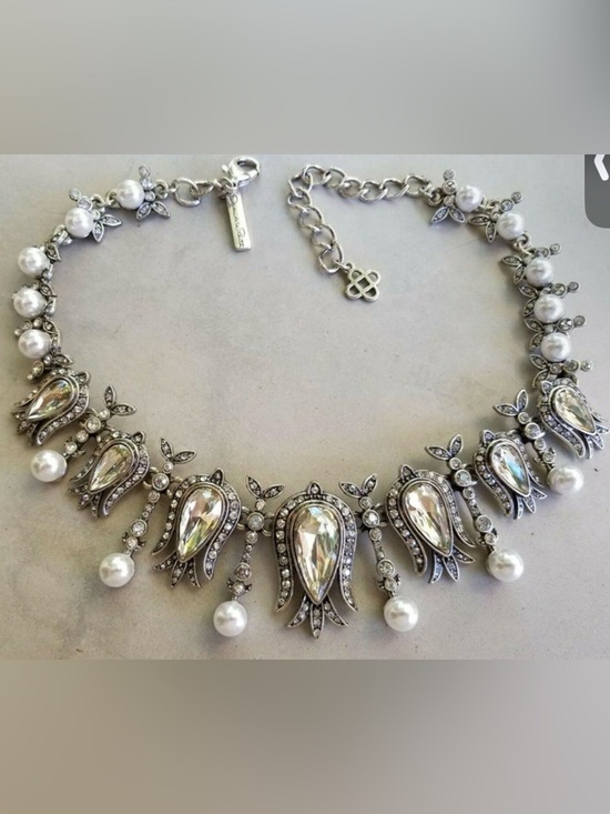 Oscar de la Renta Jewelry - Oscar de la Renta Silver-Tone Crystal Teardrop Necklace with Faux Pearl Drops